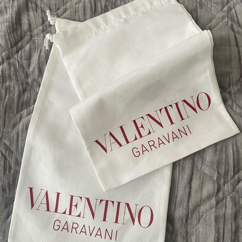 💯 Valentino Garavani dustbags (2)